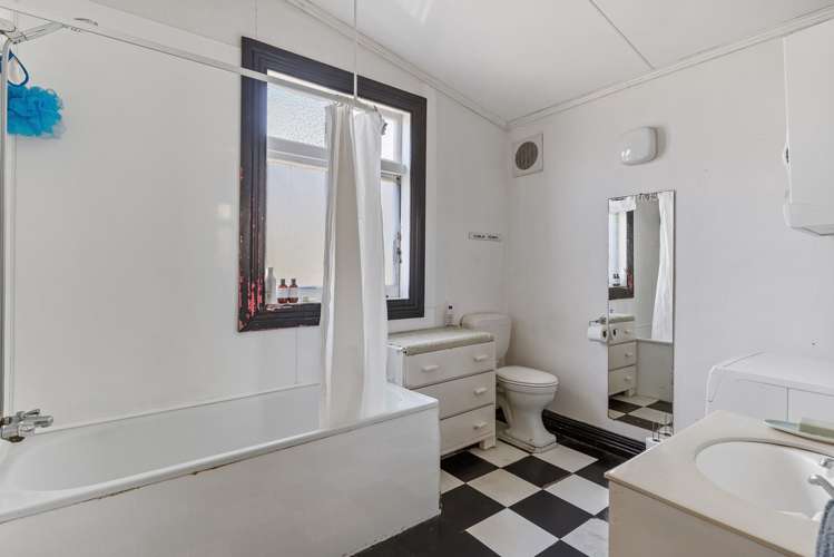 2 Mostyn Street Kingsland_11