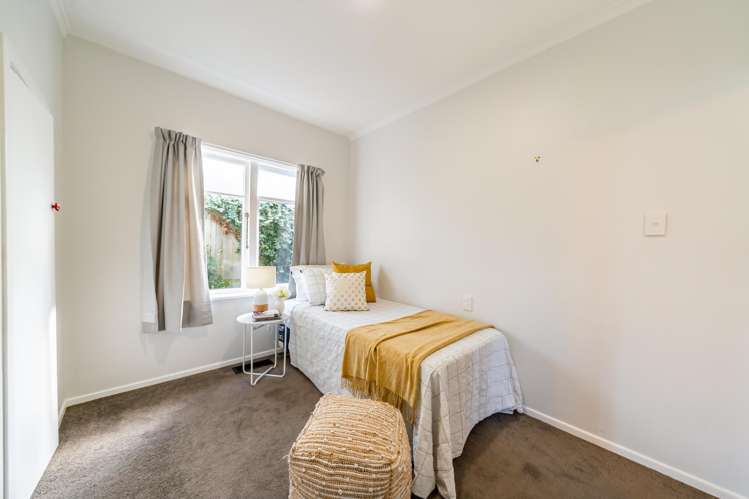 44 Gurney Road Kelson_15