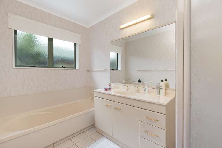 5 Burnt Oak Drive Pyes Pa_15