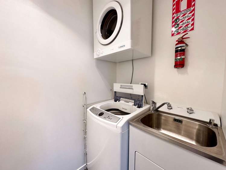 2/1 Wakefield Av Sumner_16