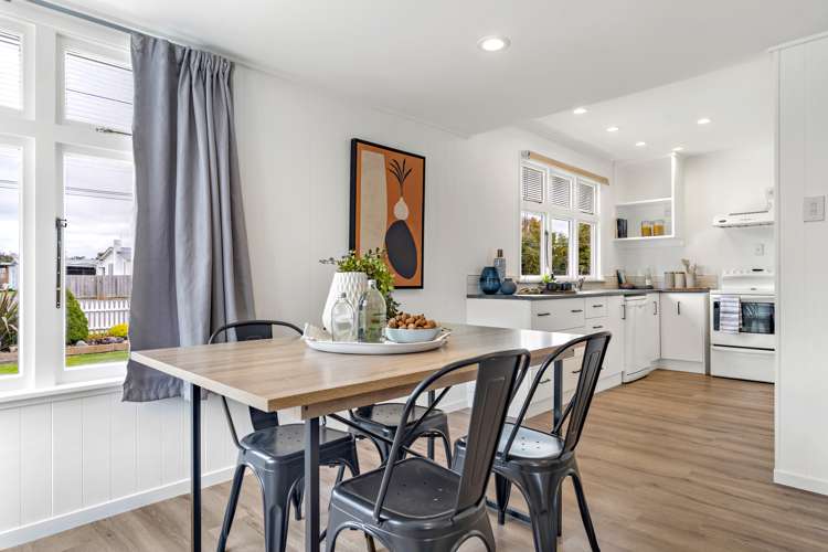 382 High Street South Carterton_5