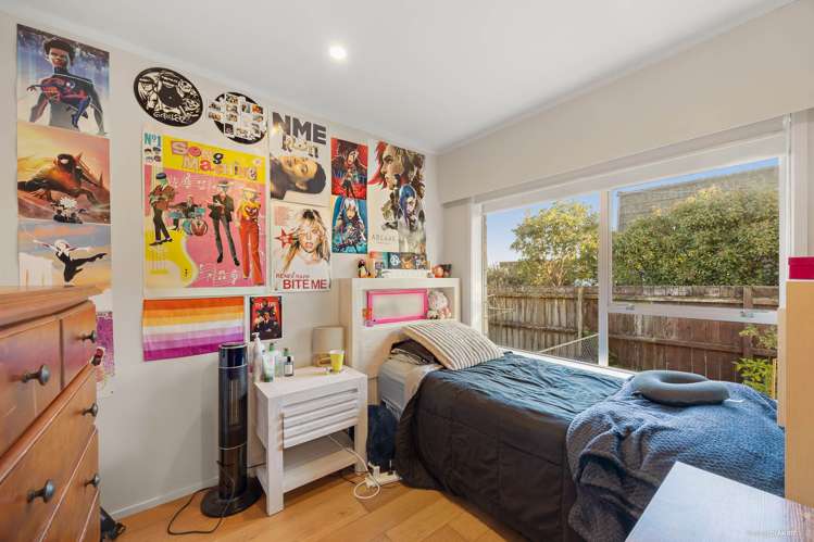 1/17 Hedge Row Sunnyhills_13