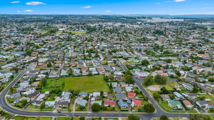 1/27 Sutton Crescent Papakura_13