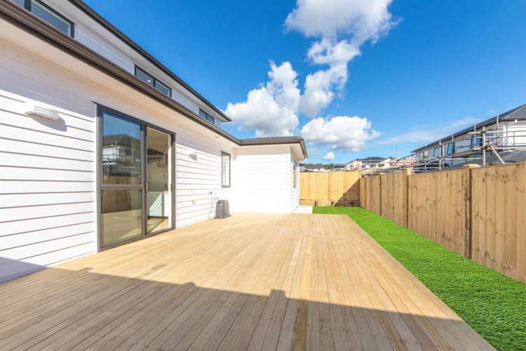 8 Knockanara Drive Flat Bush_15