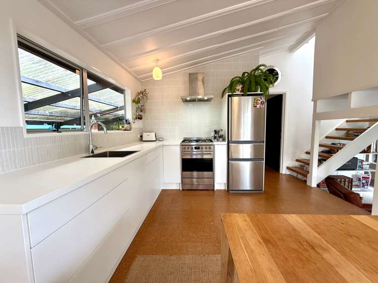 191 Hills Road Raglan_5