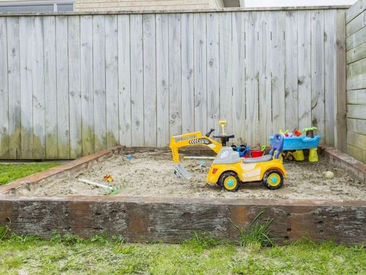 6 Mcewen Crescent Riverstone Terraces_19