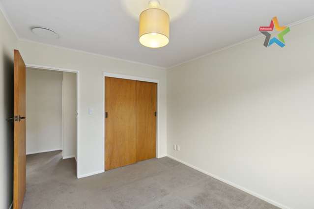 2/35 Parkvale Road Karori_4