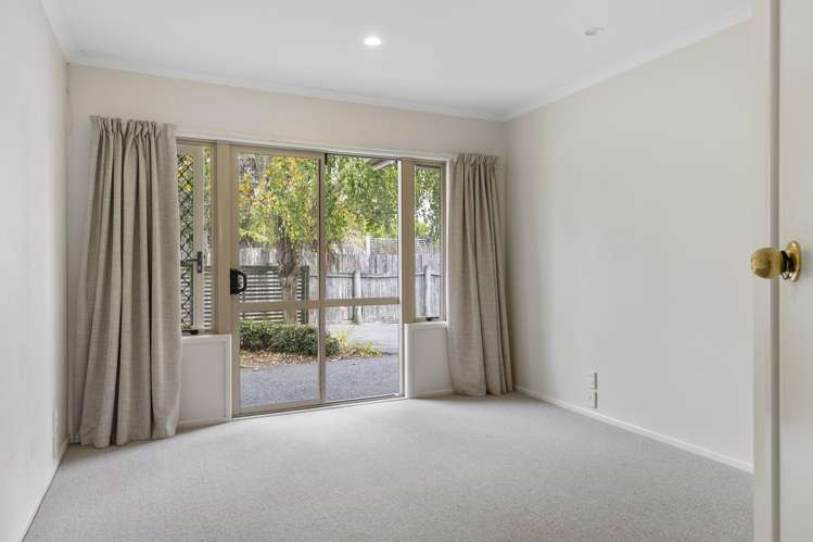 2/156 Spa Road Taupo_12