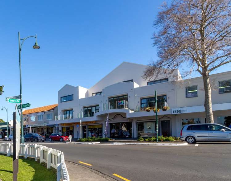 2/5 Cook Street Howick_1