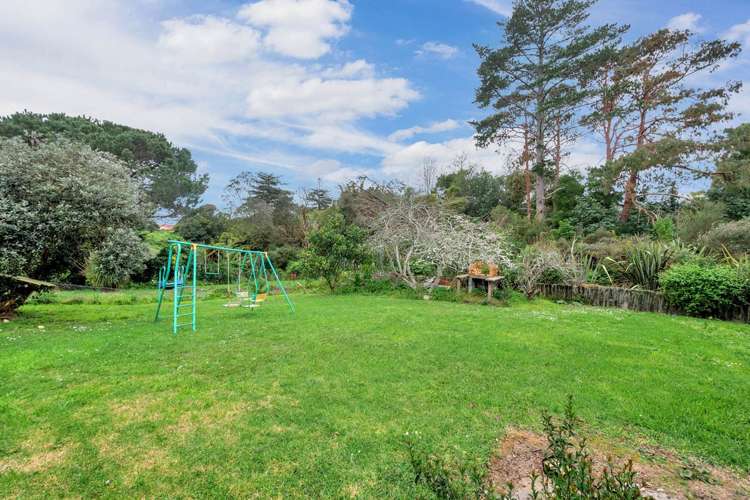 24 Finlow Drive Te Atatu South_16