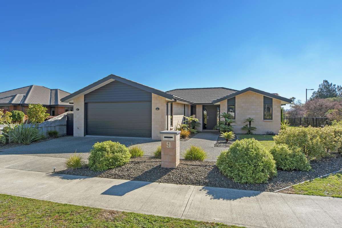 9 Fairose Drive_0
