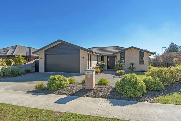 9 Fairose Drive_0