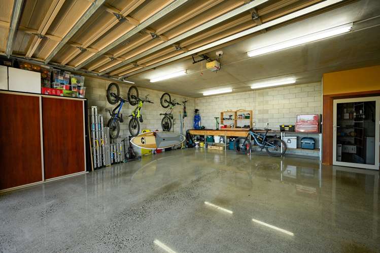 331 Princes Drive Britannia Heights_16