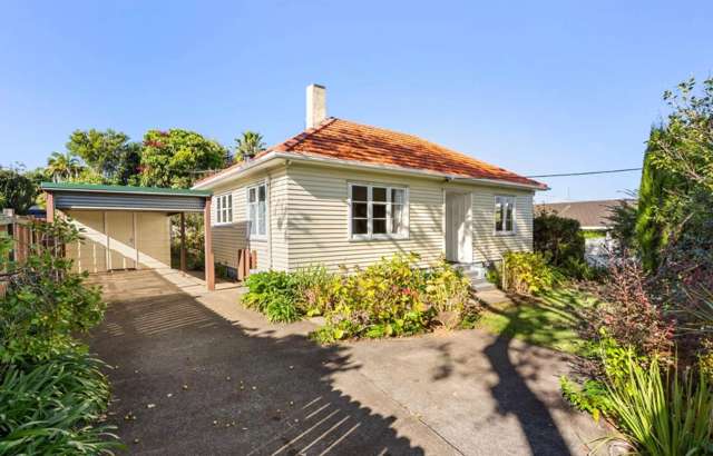Charming Takapuna Cottage in a Prime Location