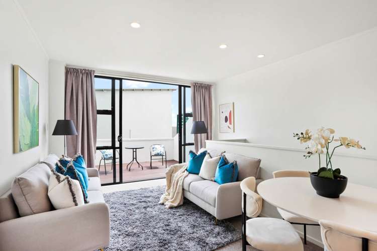 2/561 Blockhouse Bay Road_1