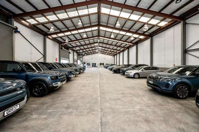 CBRE | High-Profile Warehouse
