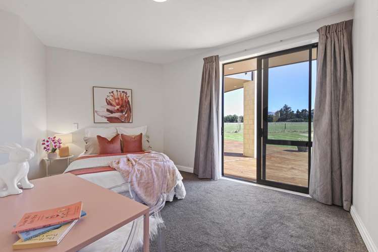 102 Glews Road Cust_24