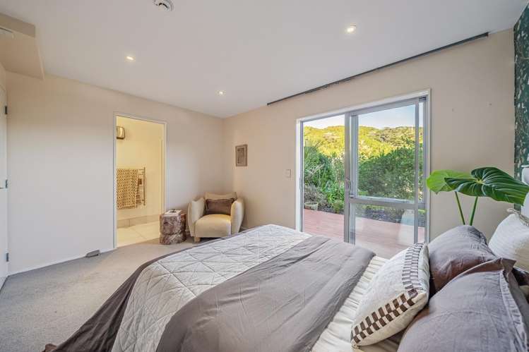70 Saddleback Grove Karori_11