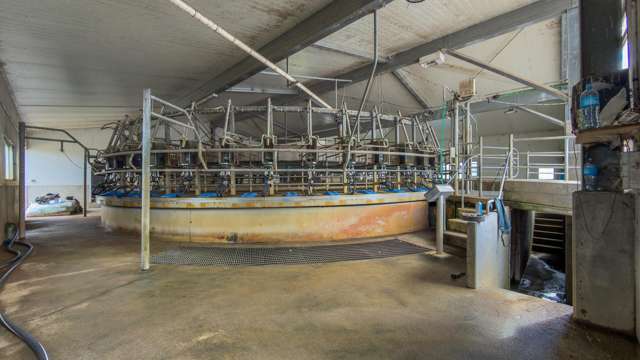 156 Front Miranda Road Waitakaruru_4