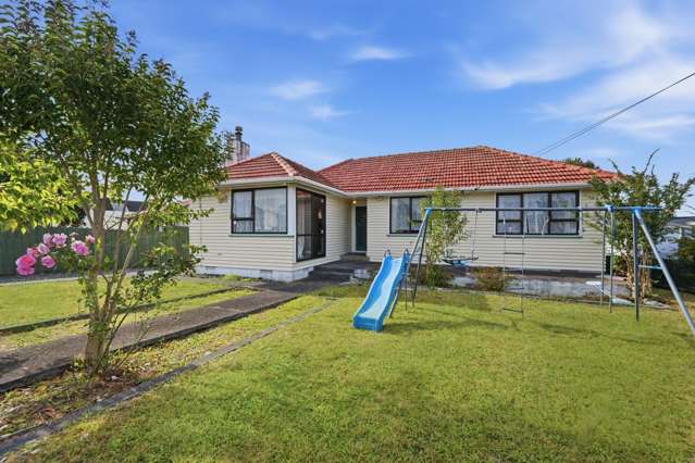 784m² Freehold with Potential