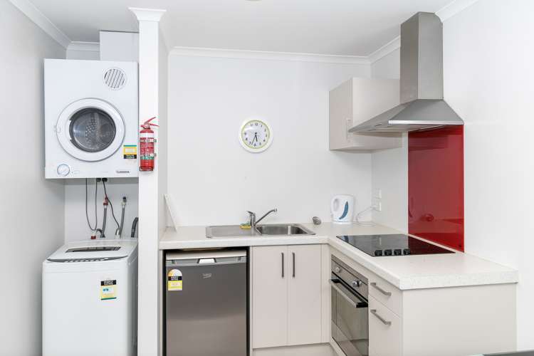 1/2 Palmerston Street Hamilton Central_16