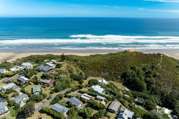 13 Bayly St Baylys Beach_40