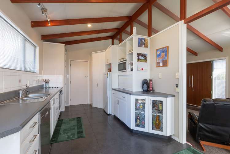 14 Cornwall Place Stoke_6