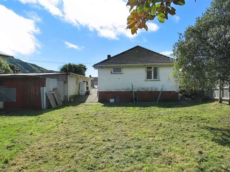 7 Massey Street Tawa_12