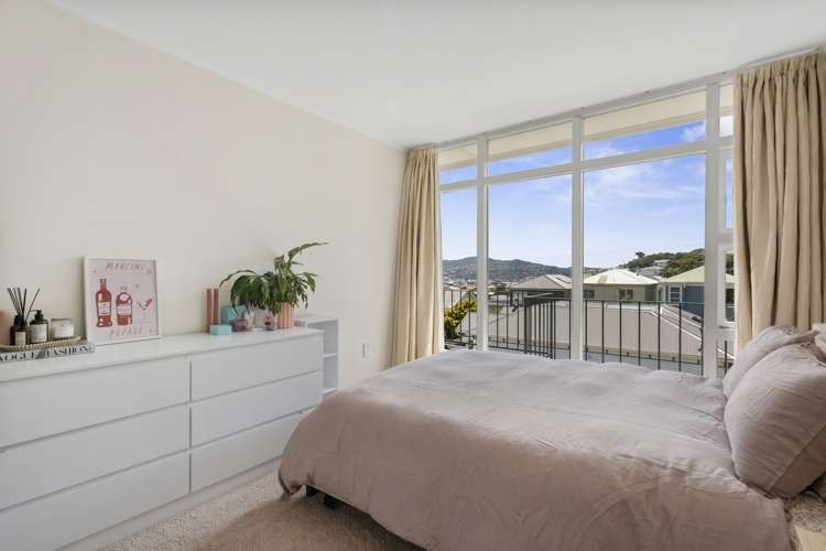 8/2 Scarborough Terrace Mount Victoria_5