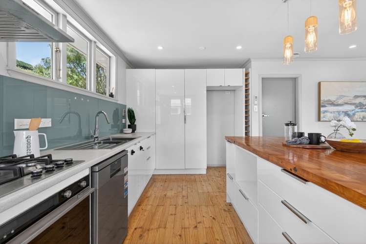 55 Taylor Terrace Tawa_6