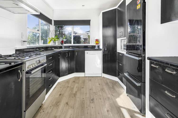 32 Chedworth Avenue Chedworth_8