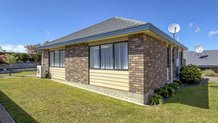 2/19 Matai Crescent_0