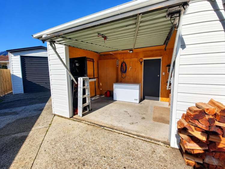24 Pauareka Road Haast_9
