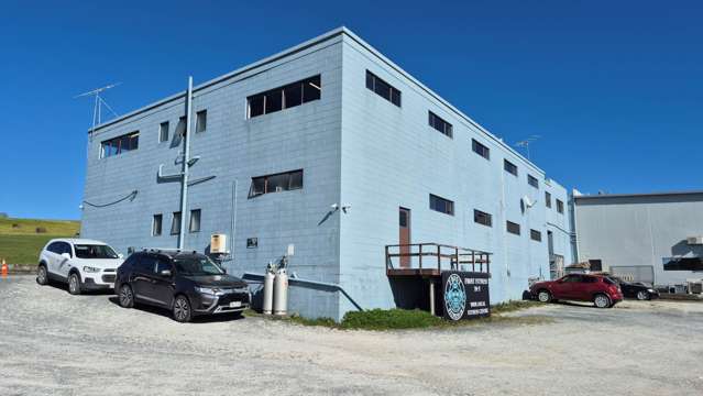 WOODCOCKS INDUSTRIAL 830M² ON 3237M² YARD