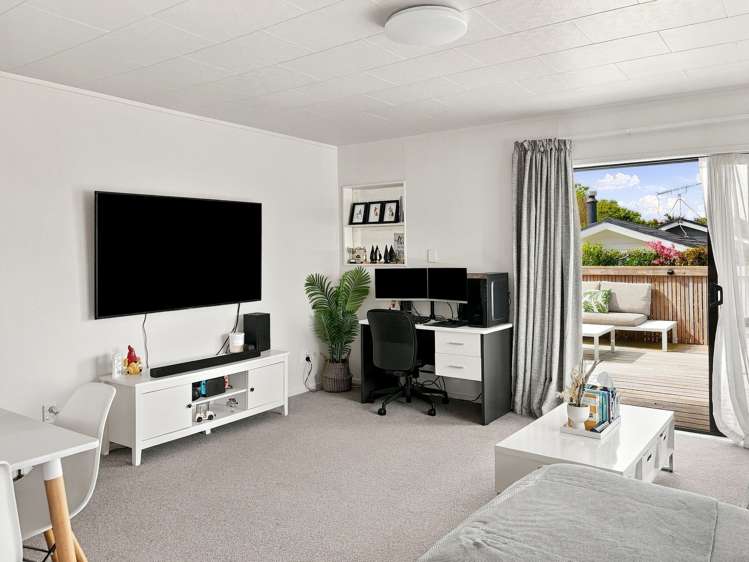 28 Albatross Road Red Beach_13