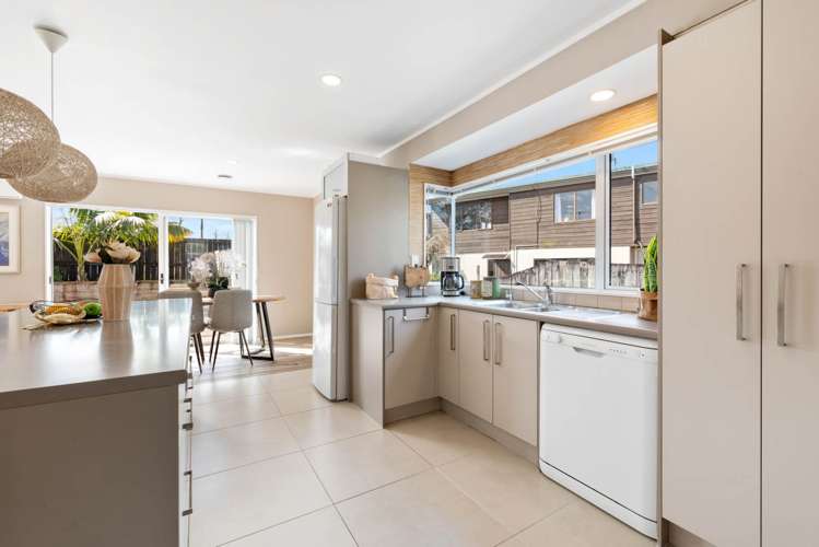 2/21 Lochend Place Highland Park_9