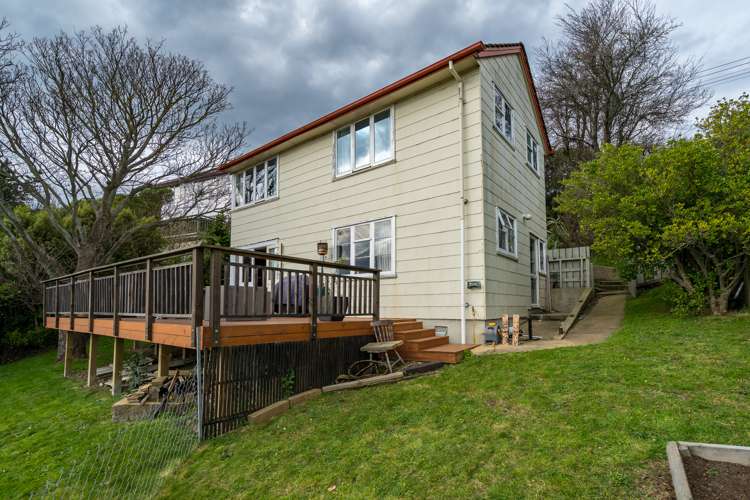 42 Columba Avenue Calton Hill_32