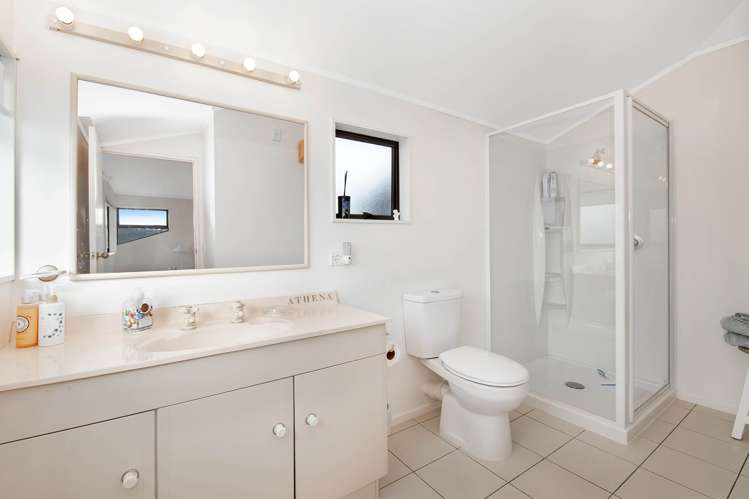 2/32a Howard Road Northcote_9