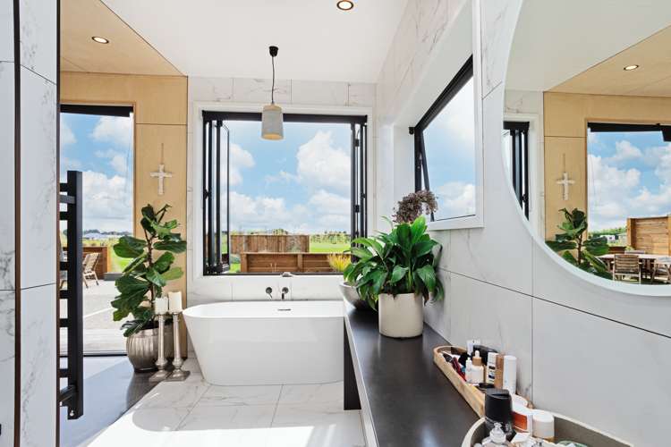 68 Sunrise Drive Seaward Bush_17