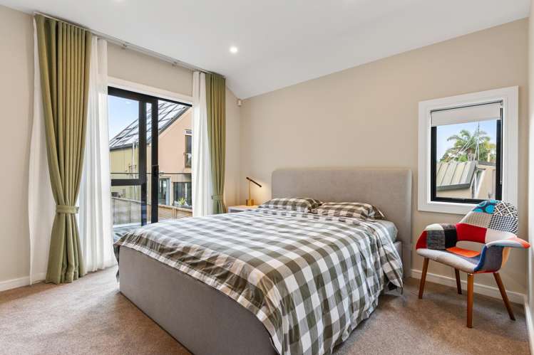 20c Beach Road Castor Bay_21