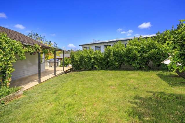 2/105 Athena Drive Totara Vale_2