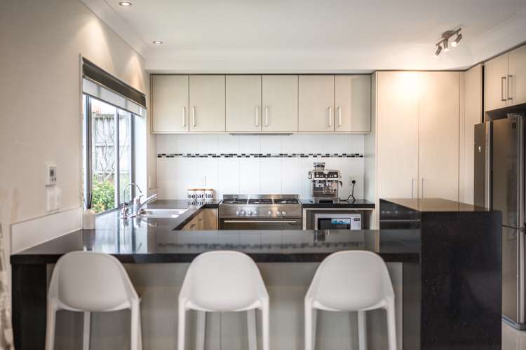 14 Woolaston Place Flat Bush_8