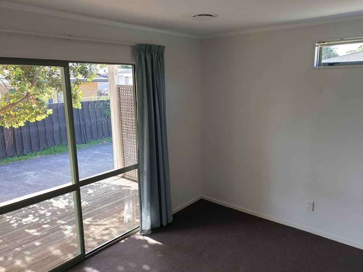 17A Enderby Drive Te Atatu Peninsula_12