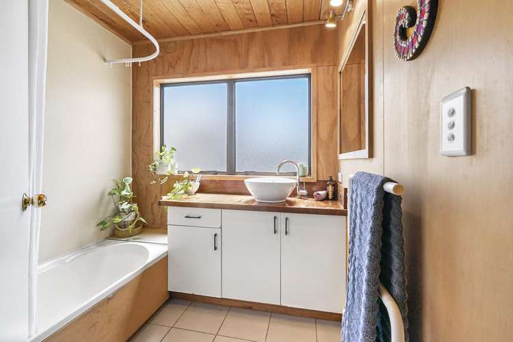 11 Stevenson Place Leamington_10