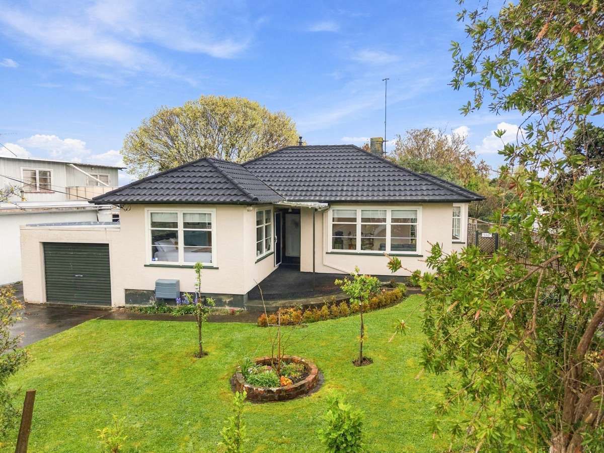 8 Hutchison Crescent_0