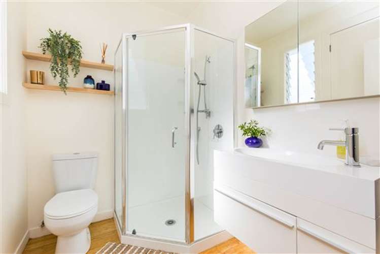 8a Shanaway Rise Hillcrest_12