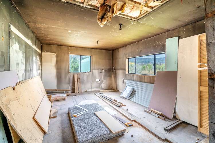 882 Tahakopa Valley Road Catlins Surrounds_11