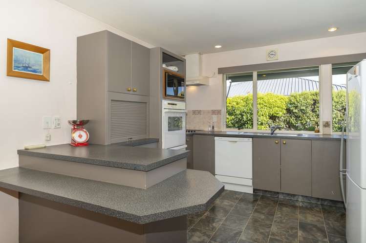 29 Stead Crescent Stoke_20