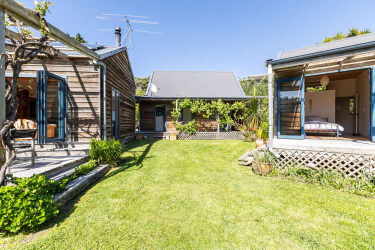 197 Harper Road Waimarama_25