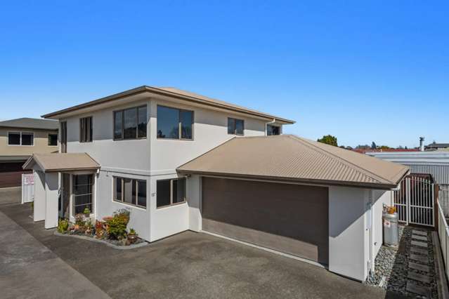 4 bedroom, 2 bathroom in the heart of town.